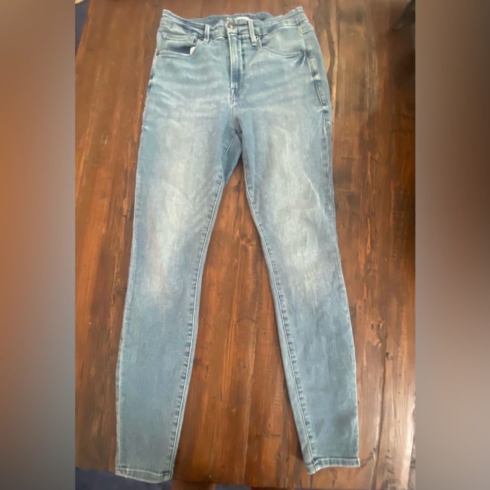 EUC Good American jeans are the best. Slimming with stretch. Sz 29 inseam 28.5
